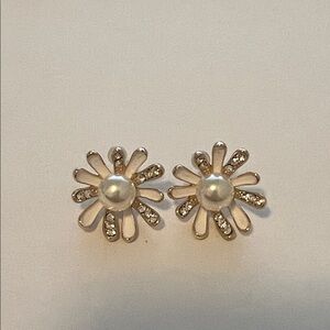 Elegant Gold and Pearl Flower Earrings